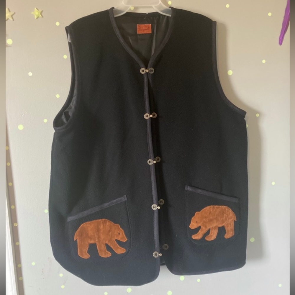 Fleece vest with bears on front and back
